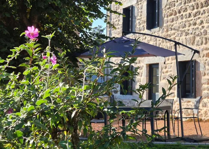 Vakantiehuis Magnifique Maison De Famille Renovee Saint-Romain (Puy-de-Dome)